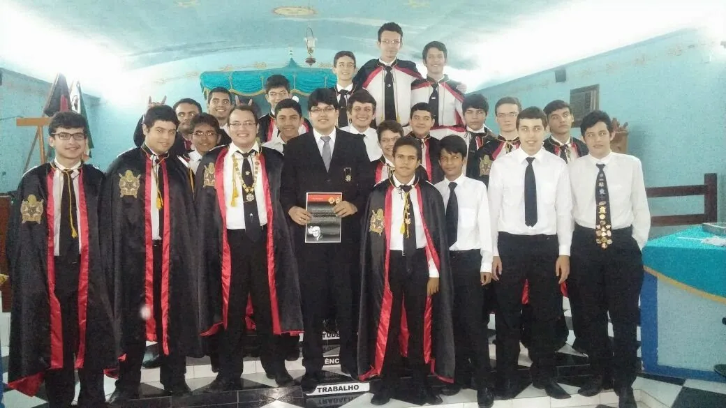 Reunião Em Memória a Frank S. Land